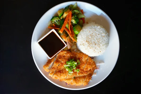 Hapa Sushi and Motomaki social content